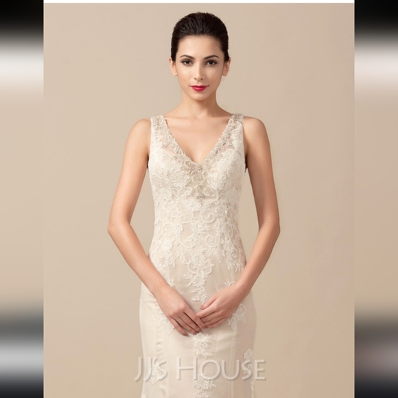 JJs House Cream Sheath Wedding Gown Sleeveless V-Neck - Picture 7 of 7
